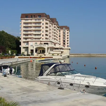 In Port Palace Апартаменты *